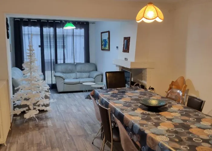 Maison du port, à 100 m de la mer jusqu\'à 9 personnes