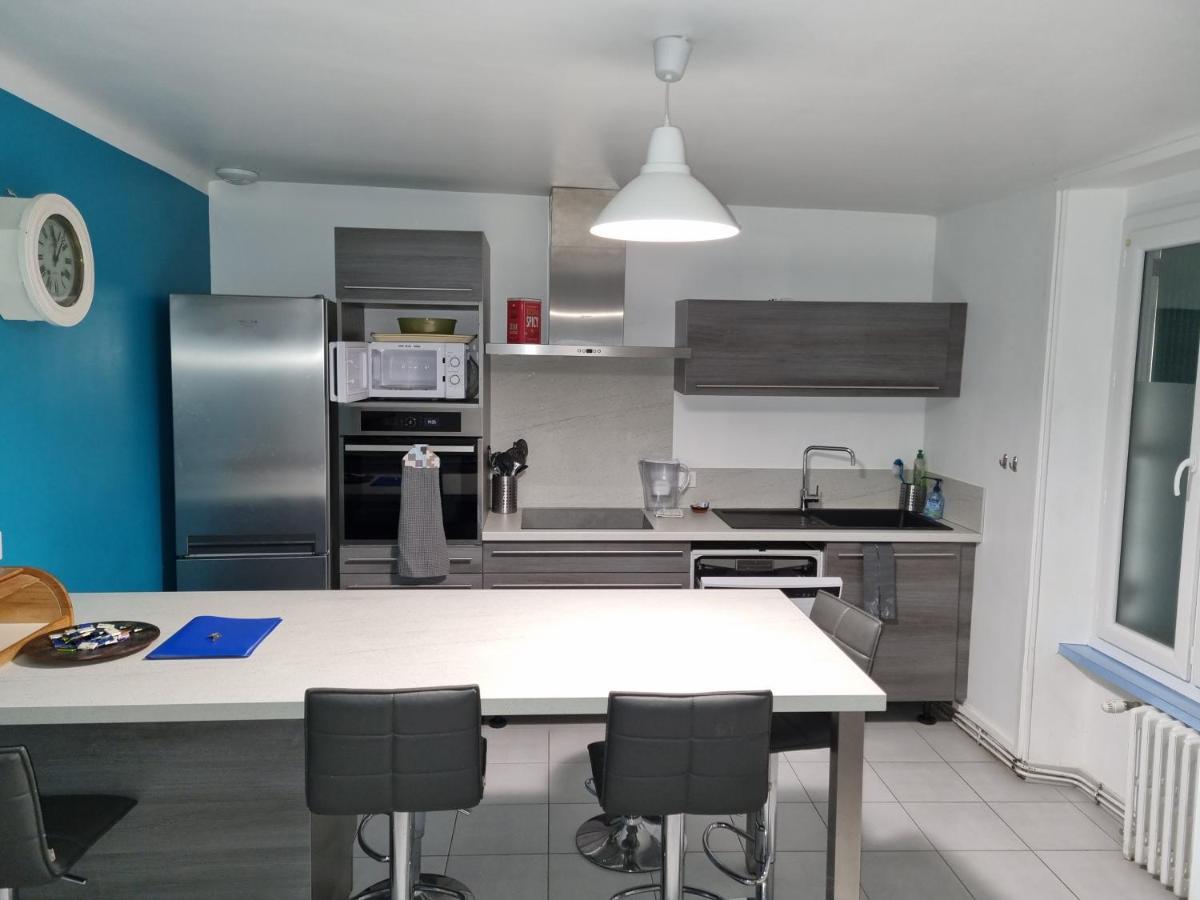 Maison Du Port, A 100 M De La Jusqu'a 9 Personnes Holiday home *