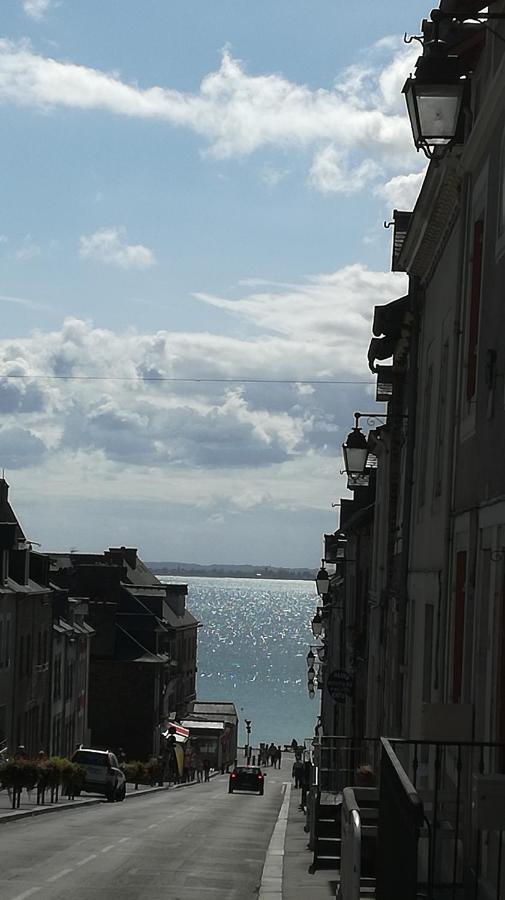 Maison Du Port, A 100 M De La Jusqu'a 9 Personnes * Cancale